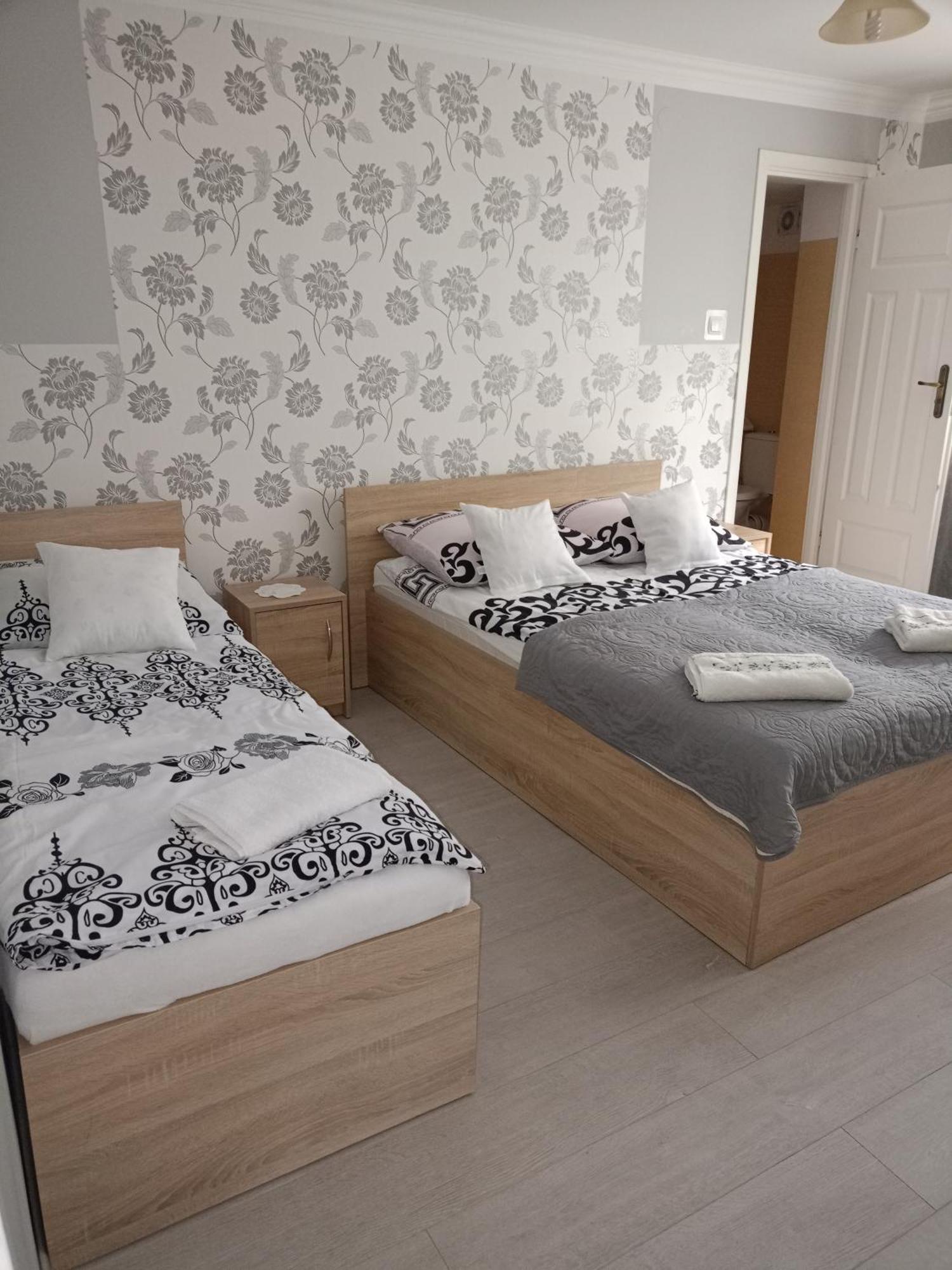 Miramar Apartment เวบา ภายนอก รูปภาพ