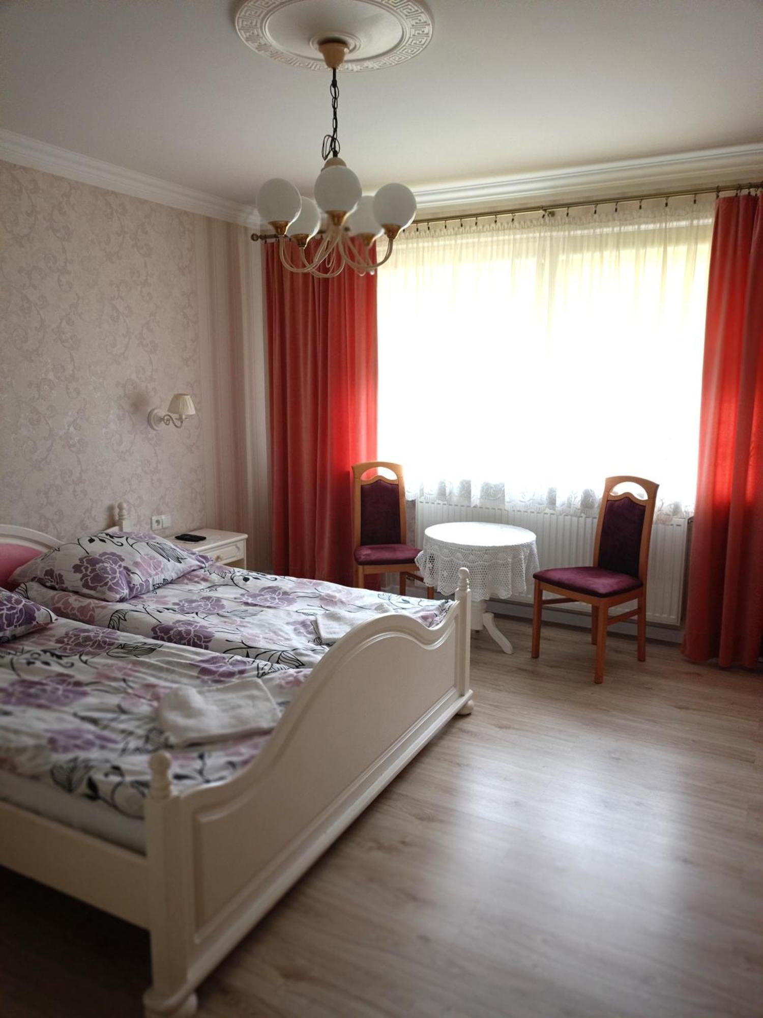 Miramar Apartment เวบา ภายนอก รูปภาพ